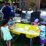 toddlers-around-foam-tub